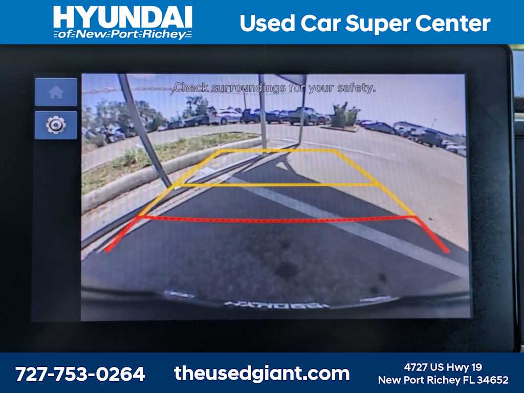 Thumbnail: 2023 Hyundai Venue - 21