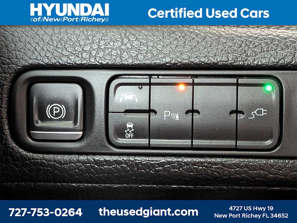 Thumbnail: 2021 GMC Yukon XL - 35