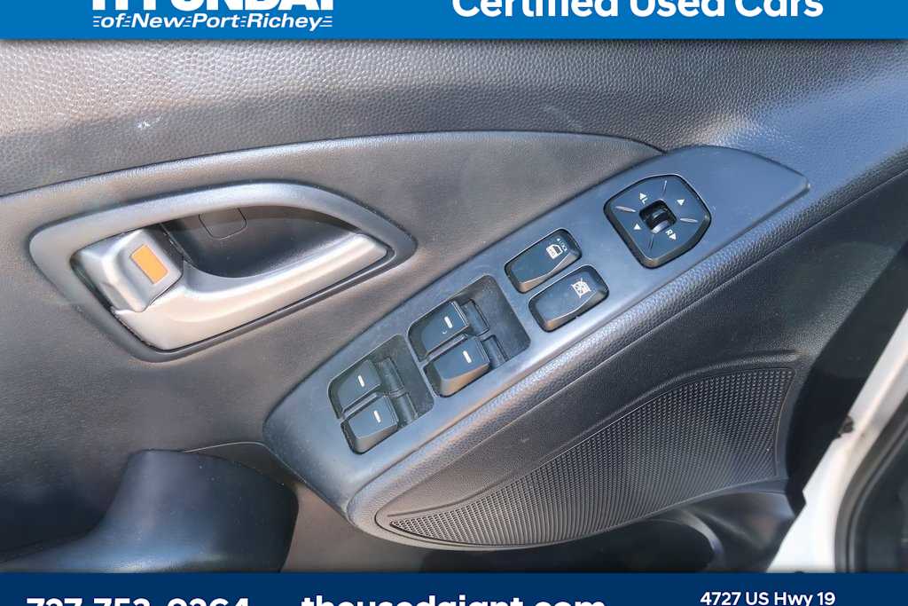 Thumbnail: 2011 Hyundai Tucson - 9