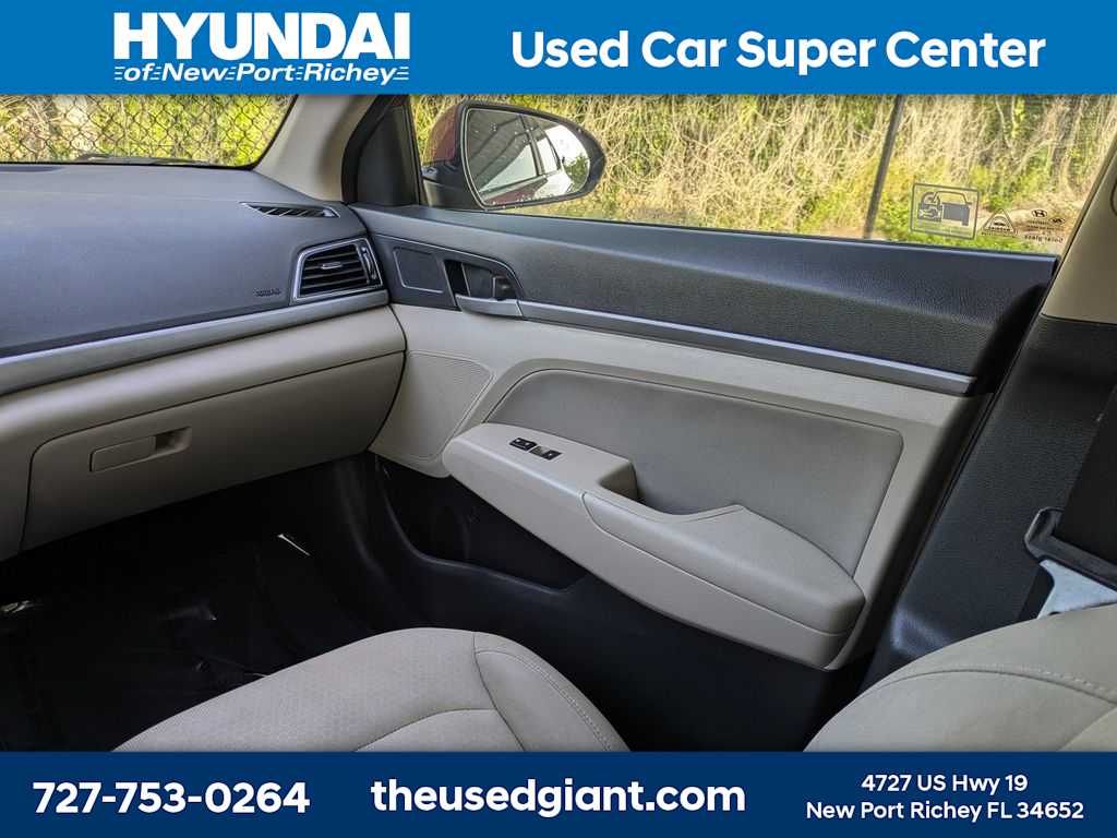 Thumbnail: 2018 Hyundai Elantra - 16