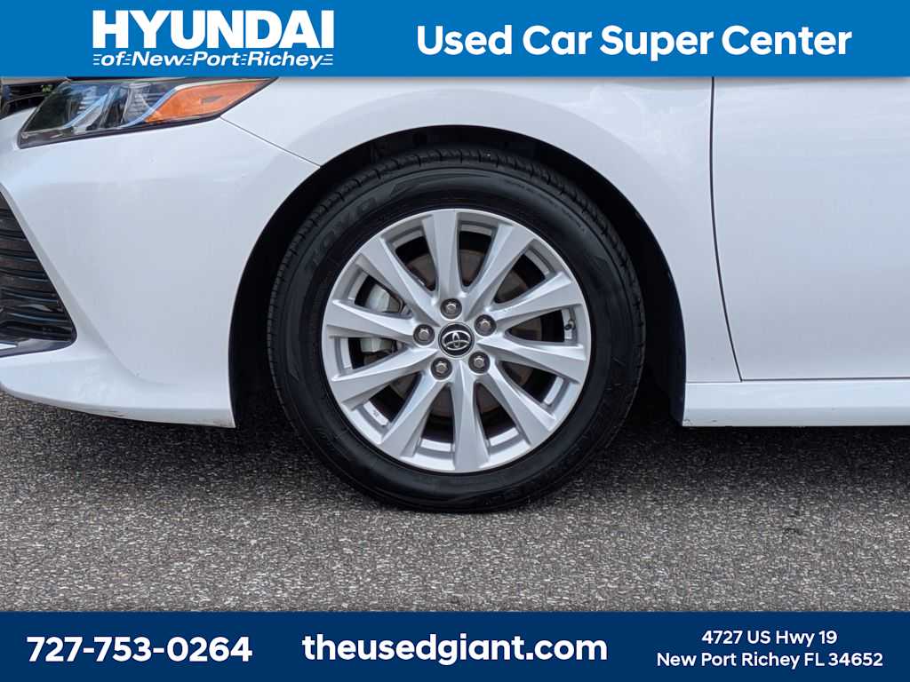 Thumbnail: 2019 Toyota Camry - 10