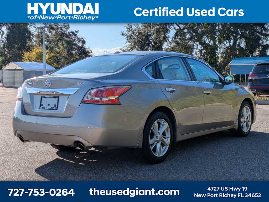 Thumbnail: 2015 Nissan Altima - 5