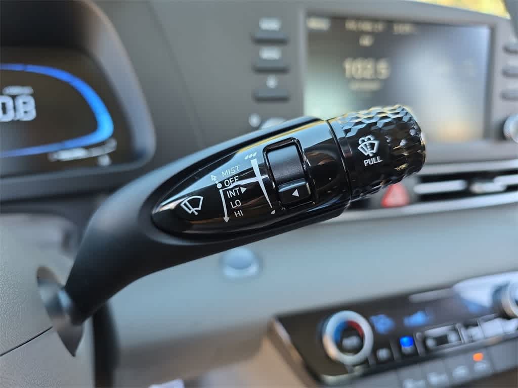 Thumbnail: 2025 Hyundai Elantra - 25