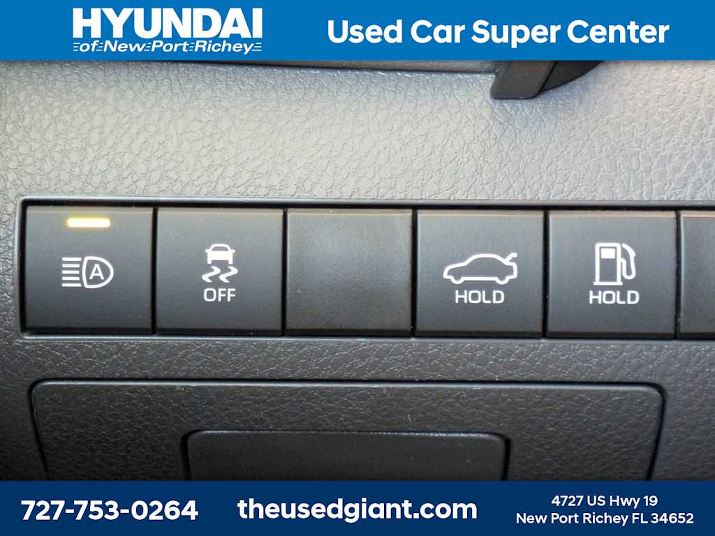 Thumbnail: 2022 Toyota Camry - 27