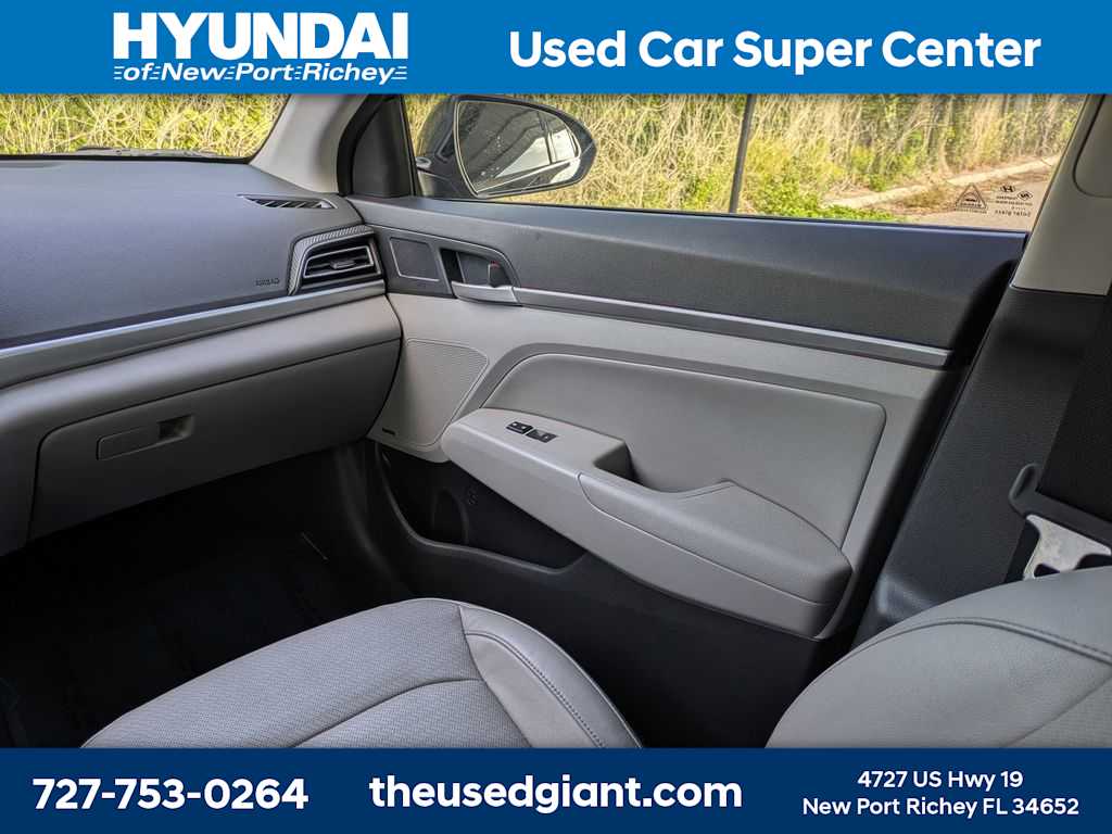 Thumbnail: 2020 Hyundai Elantra - 17