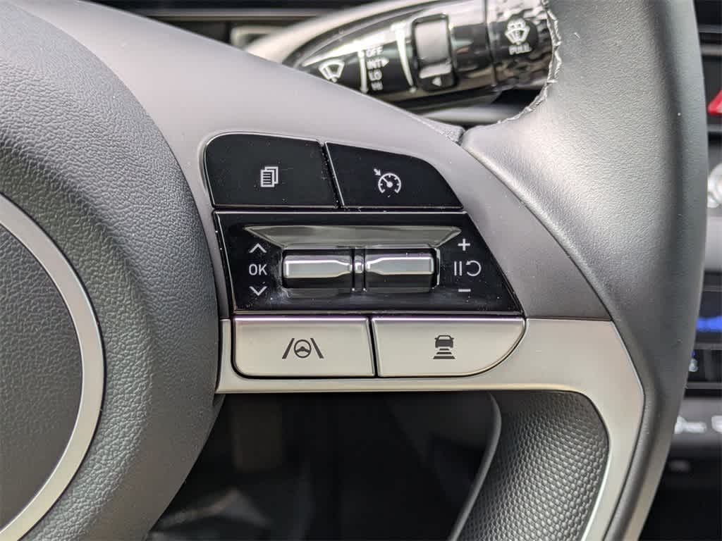 Thumbnail: 2021 Hyundai Elantra - 32