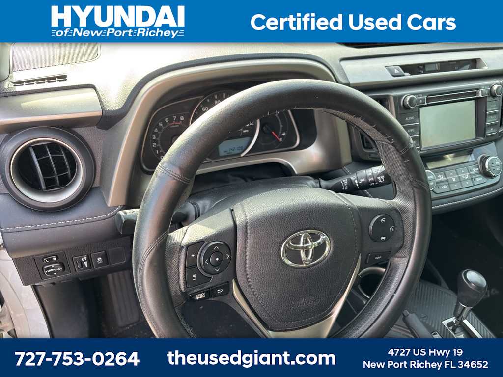 2014 Toyota RAV4 XLE 12