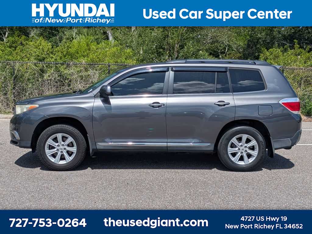 Thumbnail: 2012 Toyota Highlander - 2