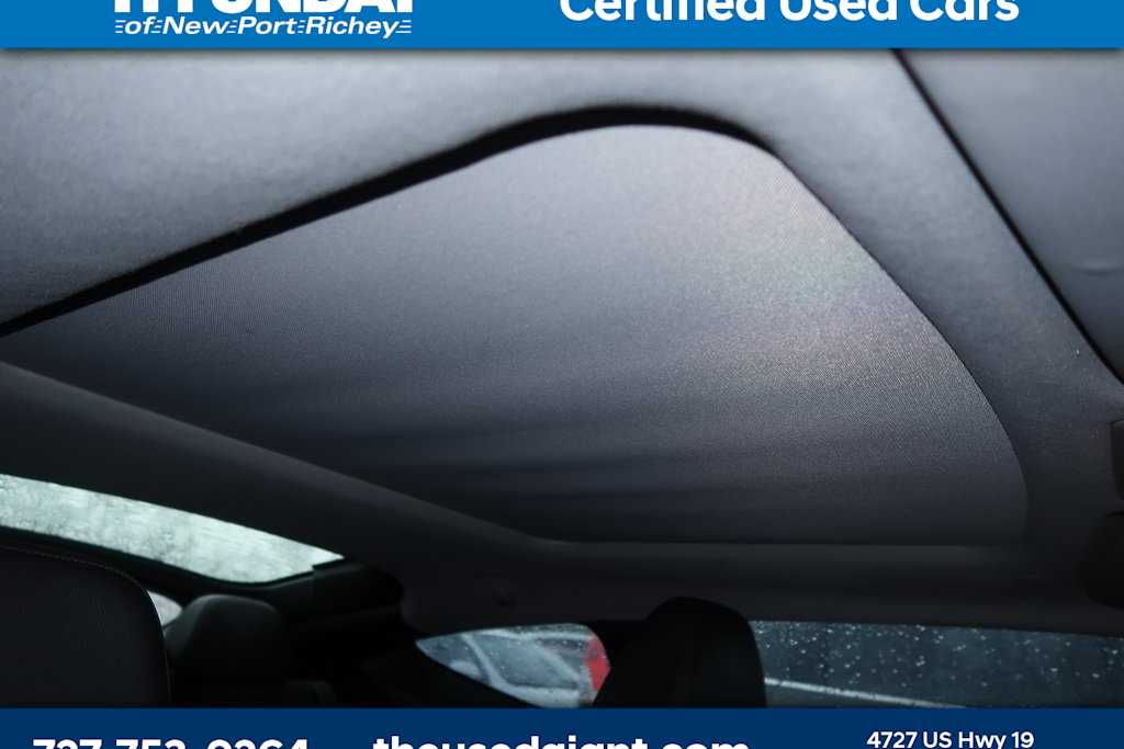 Thumbnail: 2015 Hyundai Veloster - 7