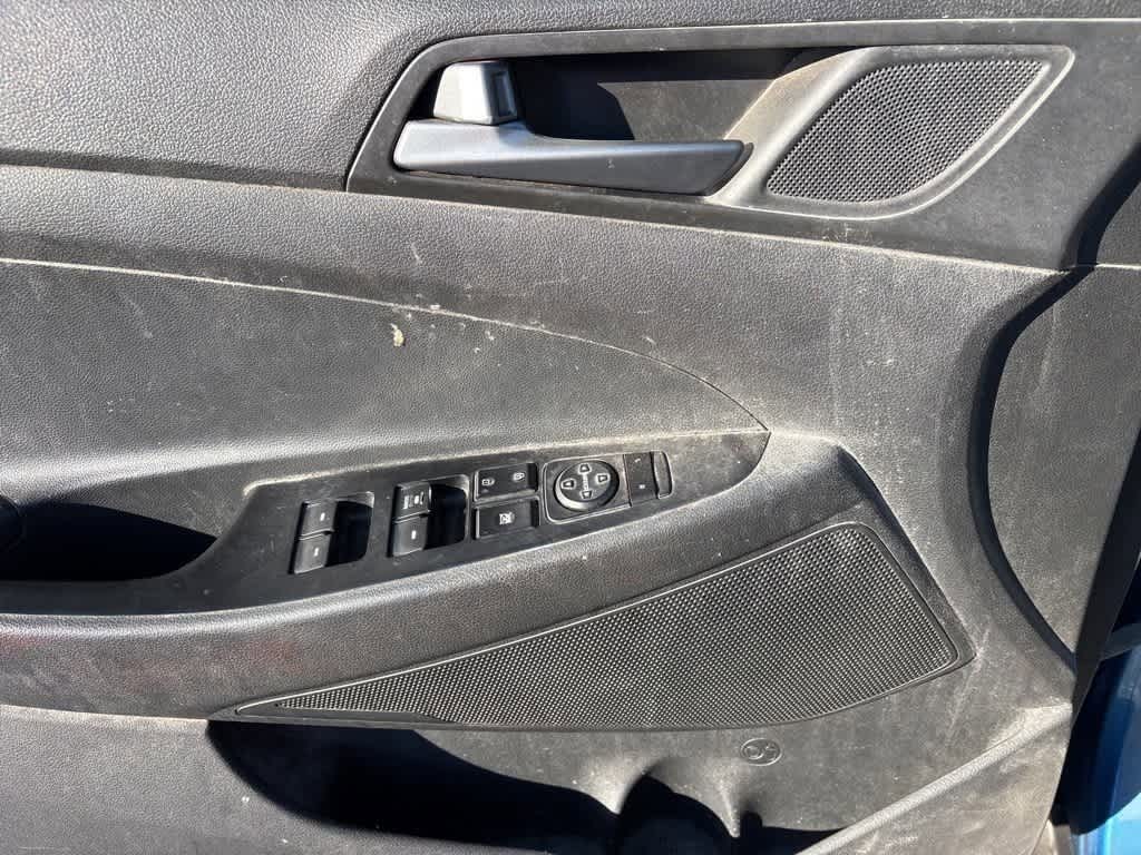 Thumbnail: 2017 Hyundai Tucson - 9