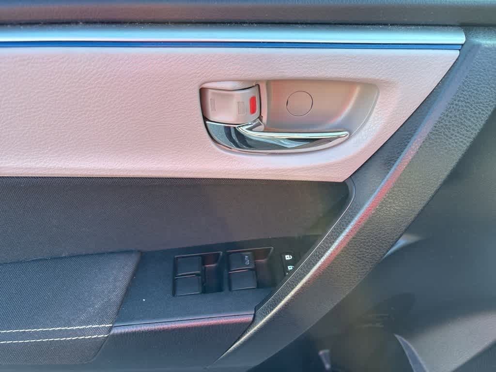 Thumbnail: 2015 Toyota Corolla - 10