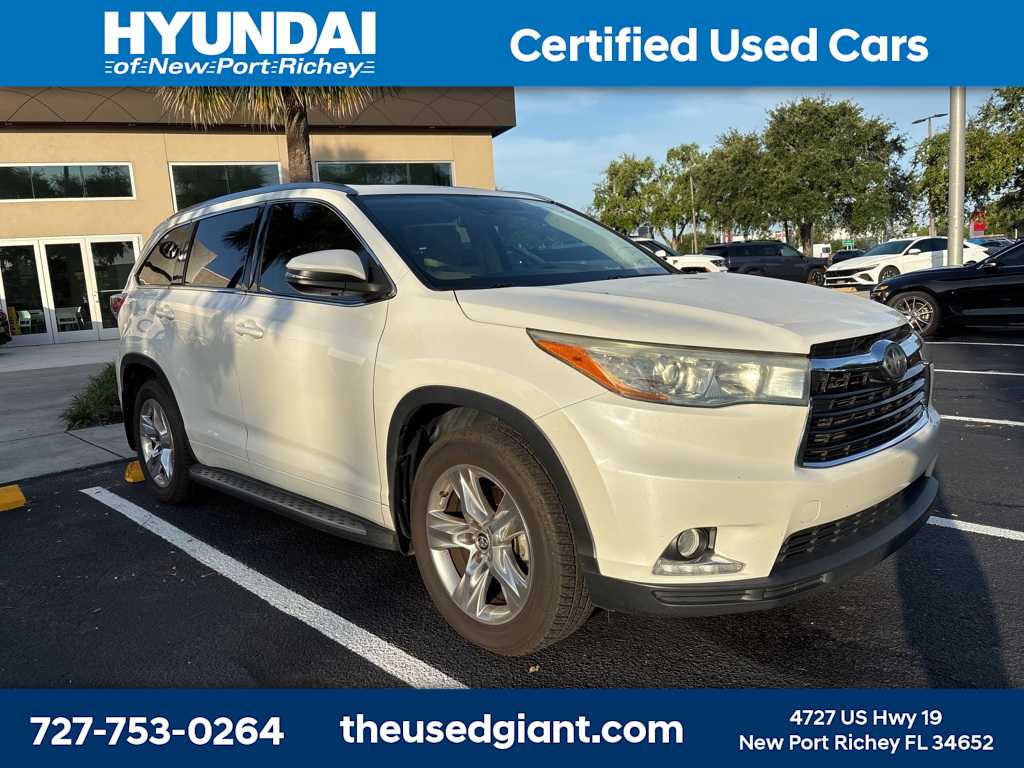 Thumbnail: 2016 Toyota Highlander - 4