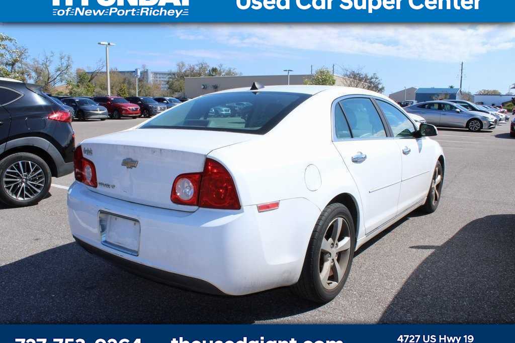 Thumbnail: 2012 Chevrolet Malibu - 3