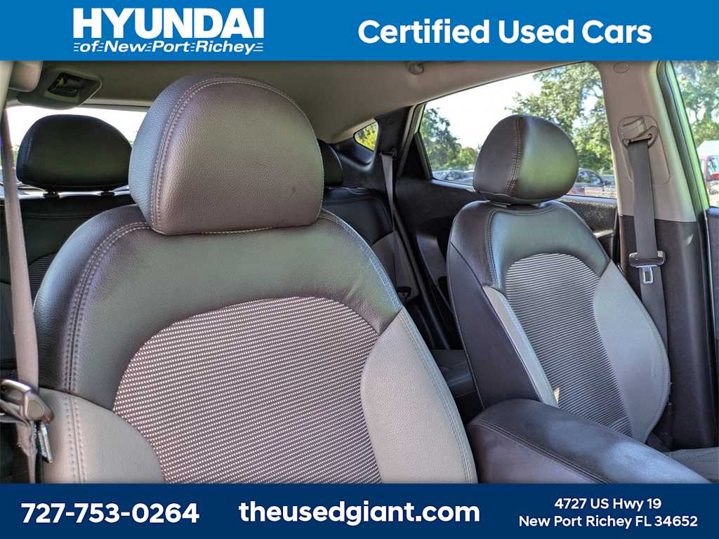 Thumbnail: 2013 Hyundai Tucson - 6