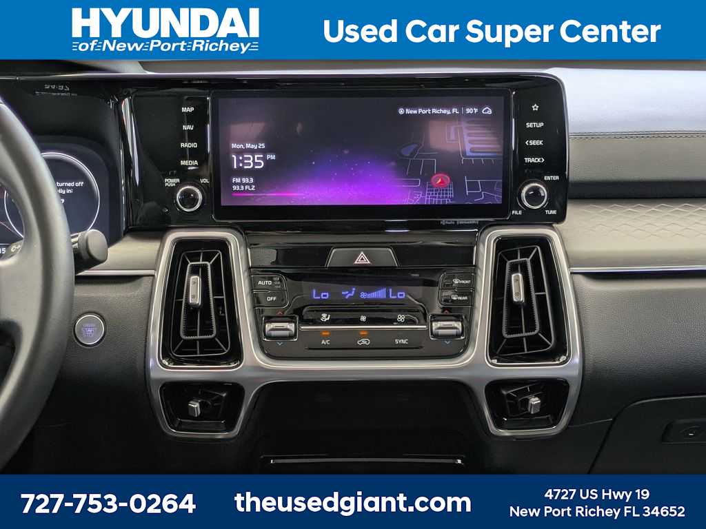 Thumbnail: 2023 Kia Sorento - 25
