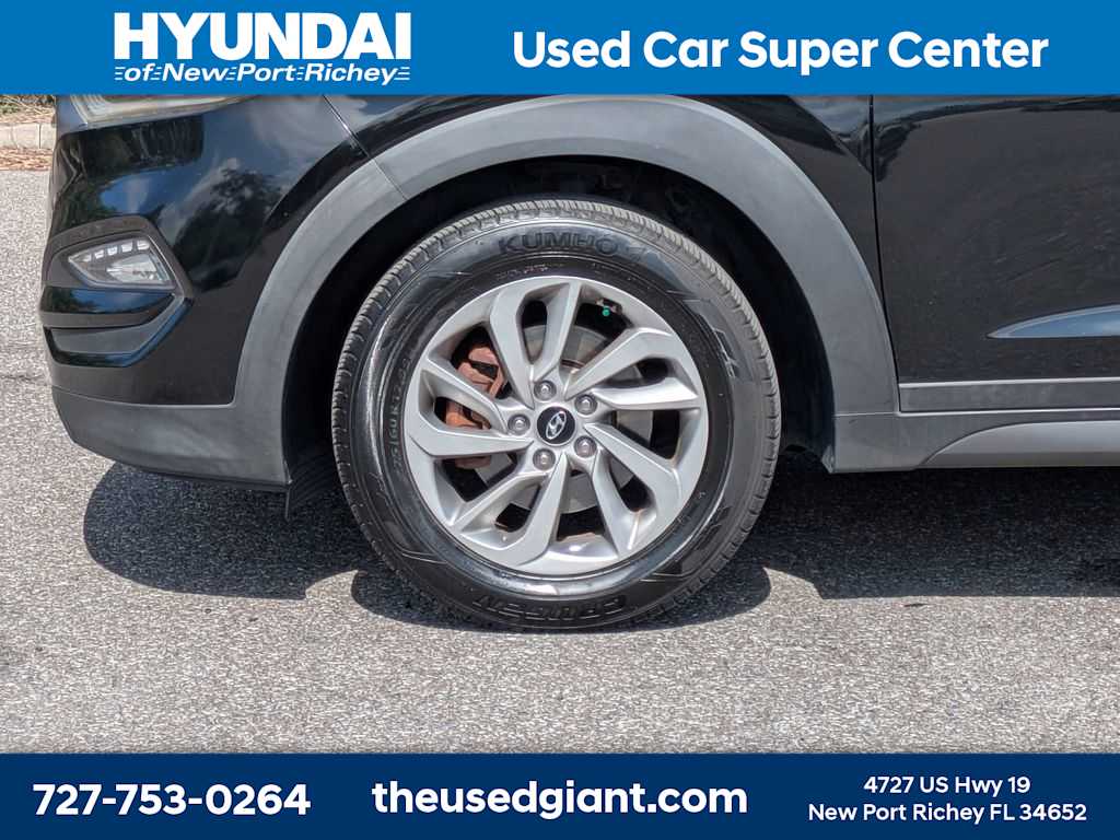 Thumbnail: 2016 Hyundai Tucson - 10
