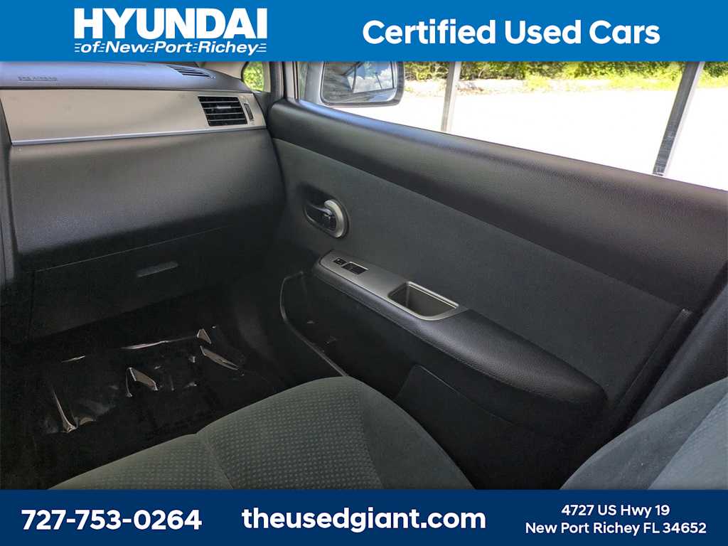 Thumbnail: 2012 Nissan Versa - 17