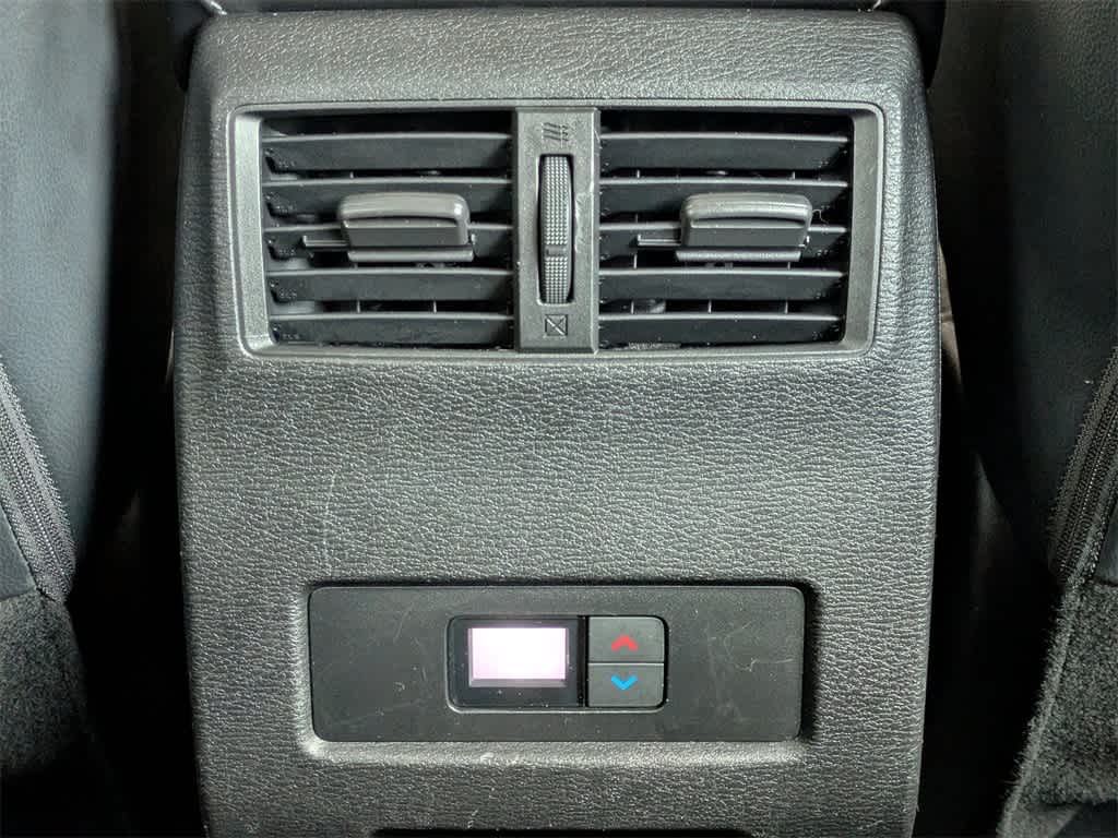 Thumbnail: 2022 Mitsubishi Outlander - 19