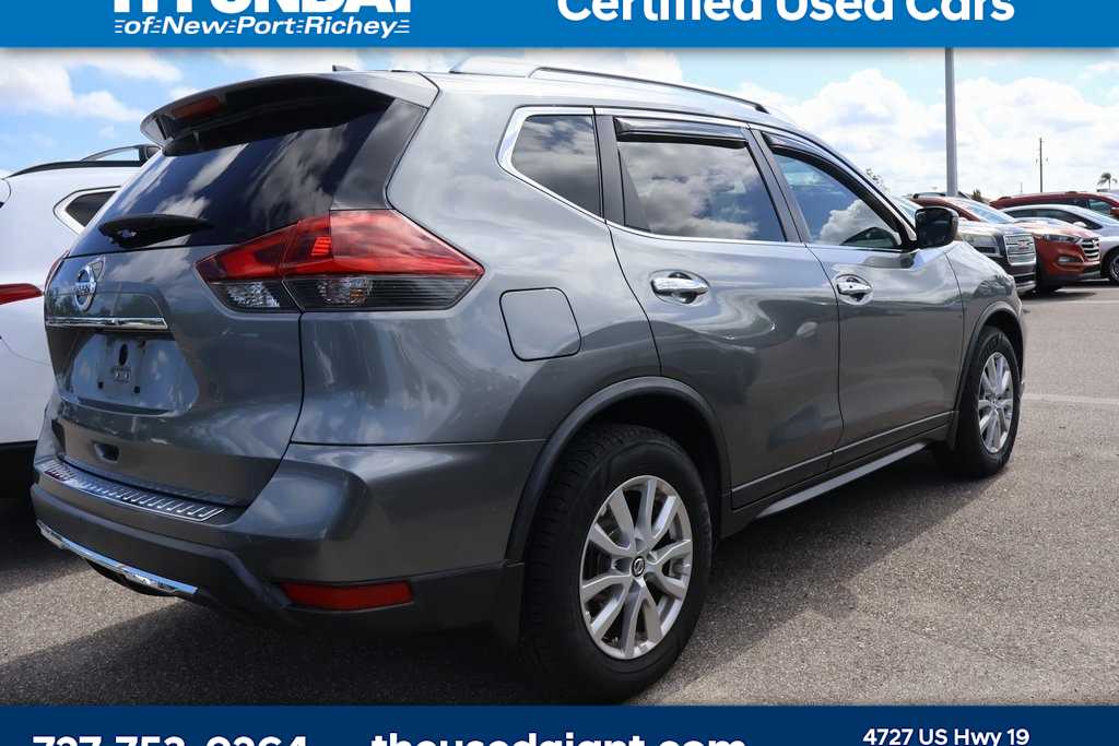 2018 Nissan Rogue SV 3