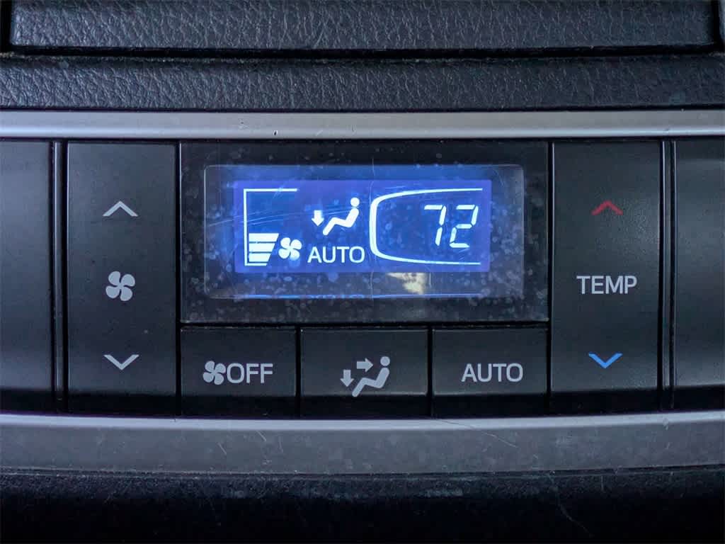 Thumbnail: 2014 Toyota Highlander - 19