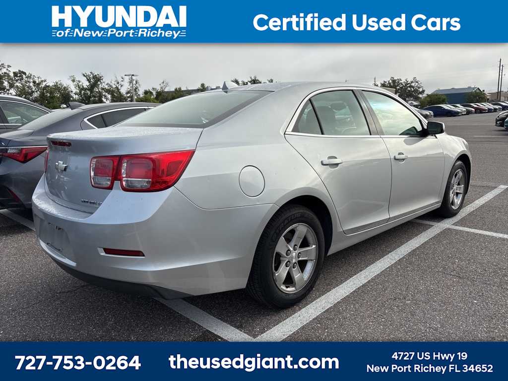 Thumbnail: 2013 Chevrolet Malibu - 3