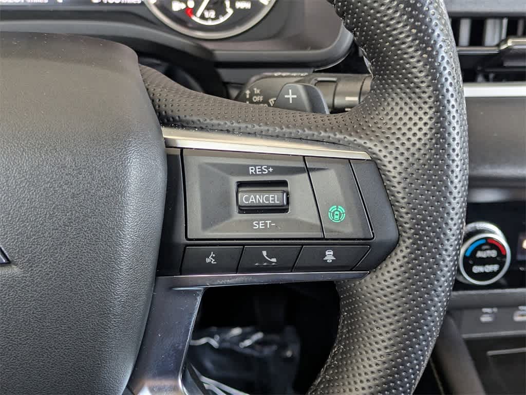 Thumbnail: 2022 Mitsubishi Outlander - 35