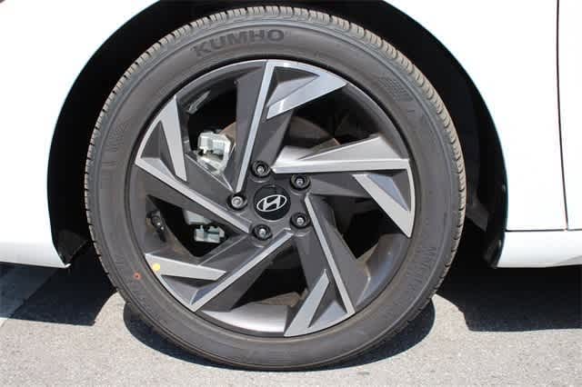 Thumbnail: 2024 Hyundai Elantra - 6