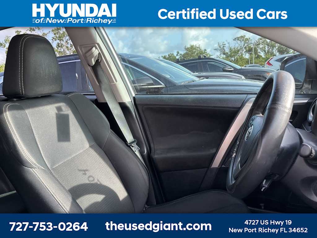 2014 Toyota RAV4 XLE 8