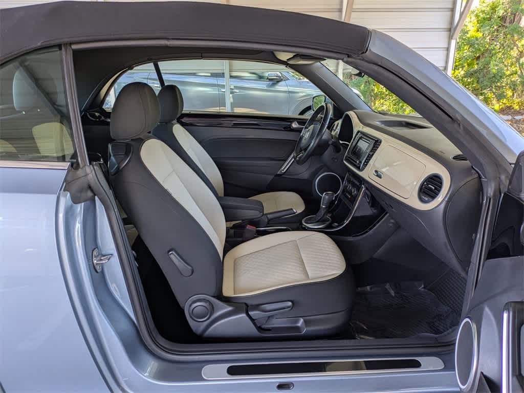 Thumbnail: 2019 Volkswagen Beetle - 14