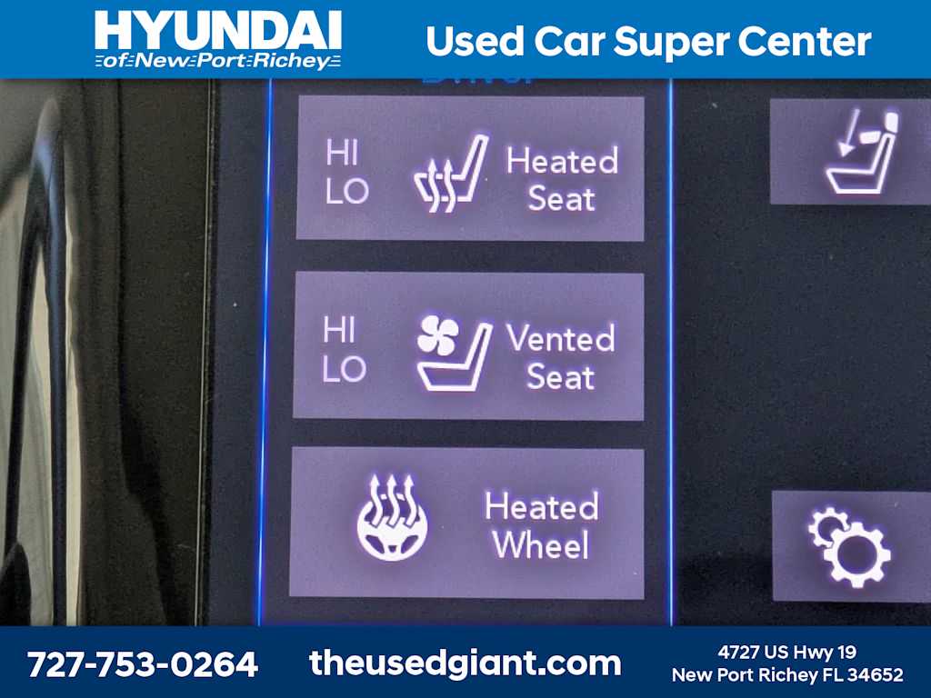 Thumbnail: 2018 Chrysler Pacifica - 35