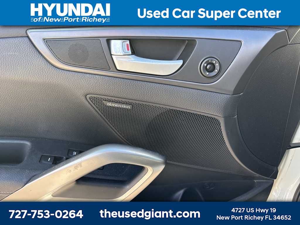 Thumbnail: 2015 Hyundai Veloster - 10