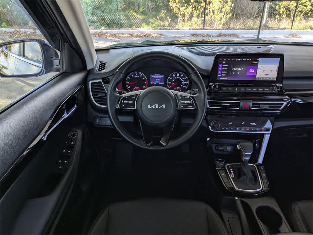 Thumbnail: 2023 Kia Seltos - 17