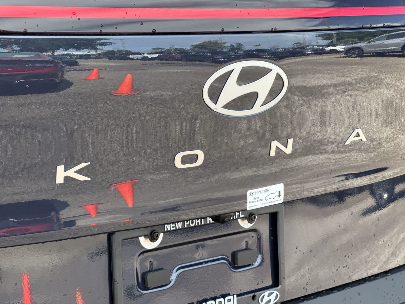 2025 Hyundai Kona SE 12