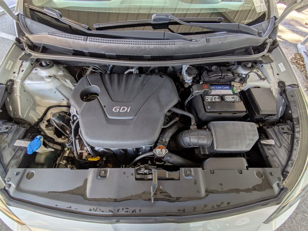 Thumbnail: 2012 Hyundai Accent - 12