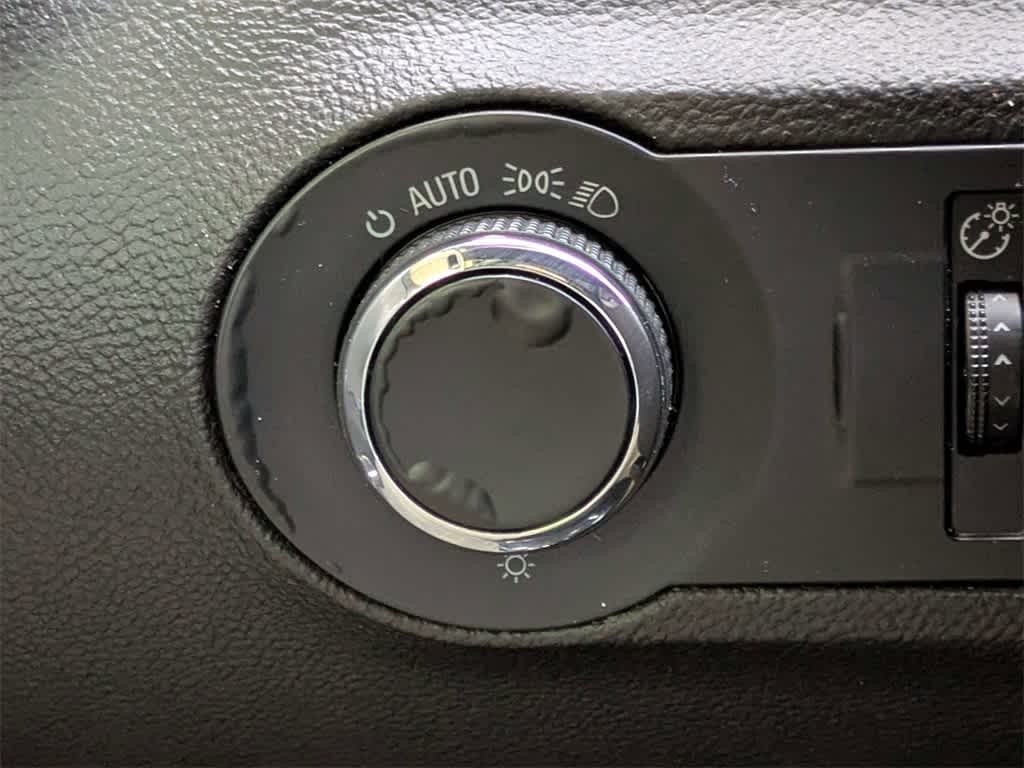 Thumbnail: 2010 Chevrolet Camaro - 27