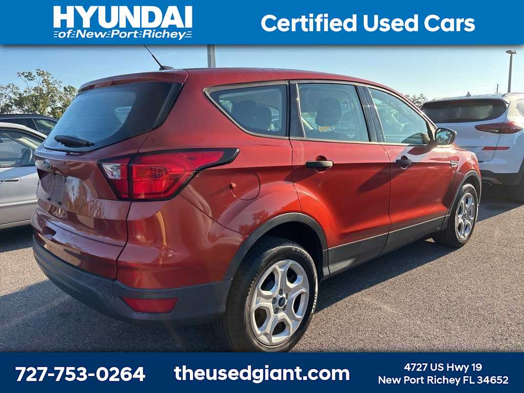 Thumbnail: 2019 Ford Escape - 3