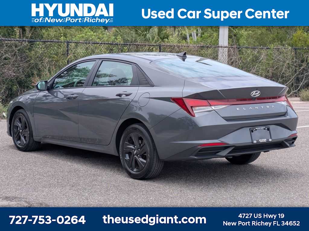 Thumbnail: 2023 Hyundai Elantra - 3