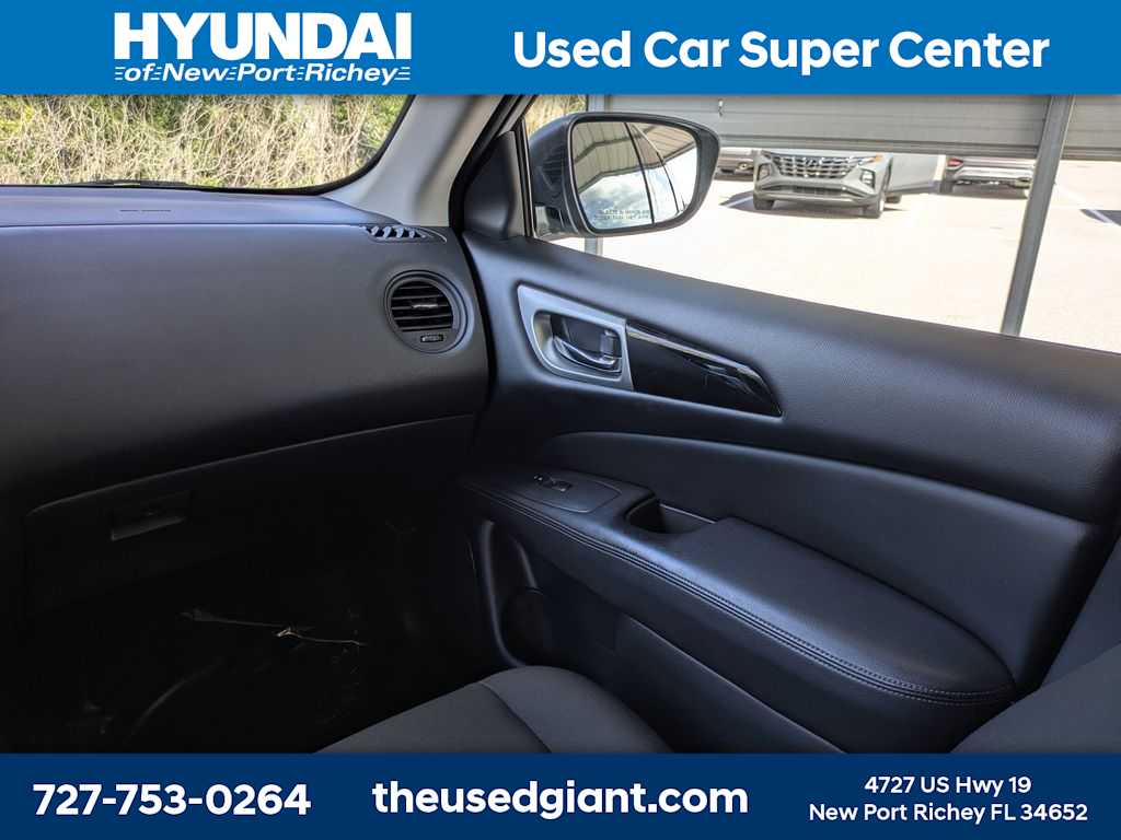 Thumbnail: 2020 Nissan Pathfinder - 22