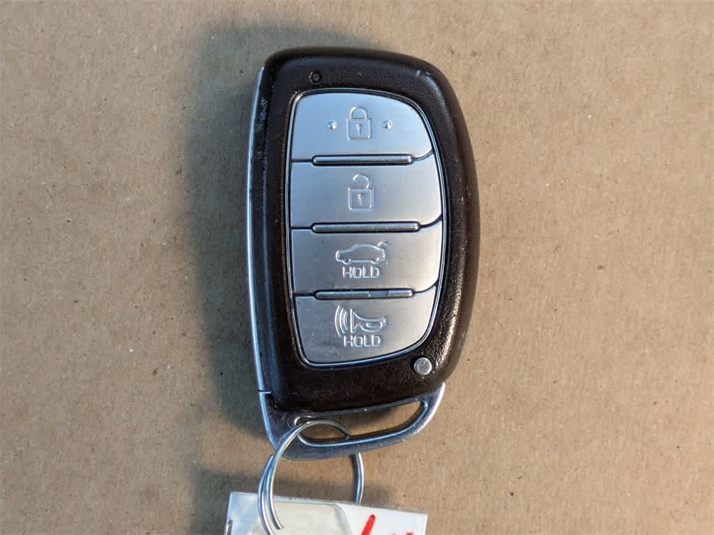 Thumbnail: 2020 Hyundai Elantra - 32