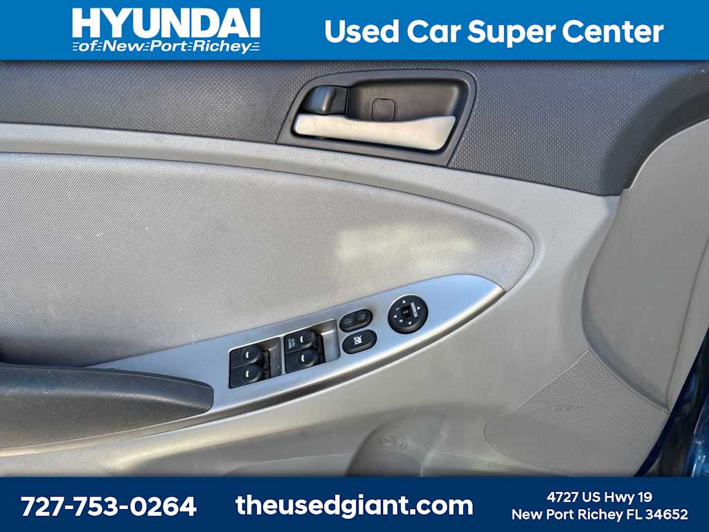 Thumbnail: 2015 Hyundai Accent - 9