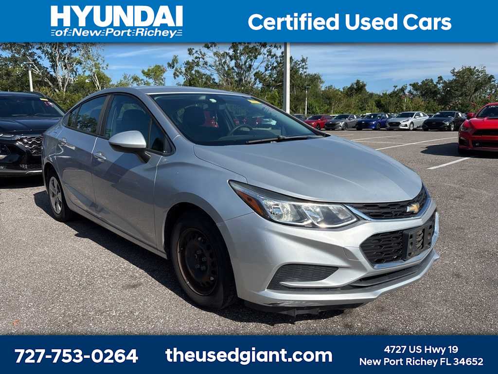 Thumbnail: 2017 Chevrolet Cruze - 4