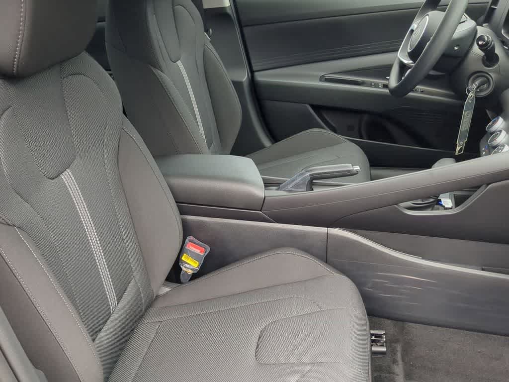 Thumbnail: 2025 Hyundai Elantra - 22