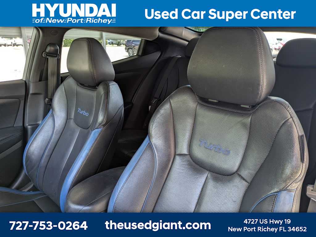 Thumbnail: 2013 Hyundai Veloster - 7