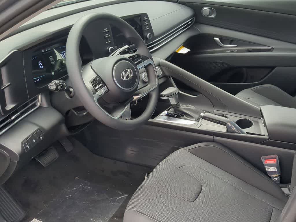 Thumbnail: 2025 Hyundai Elantra - 15