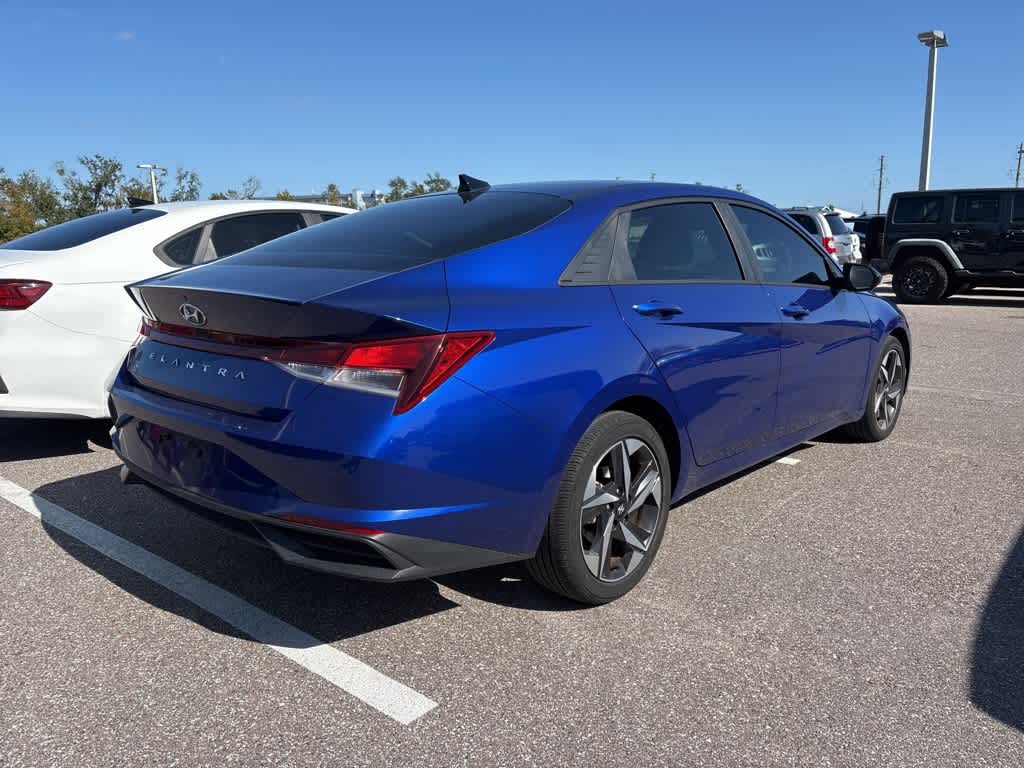 Thumbnail: 2023 Hyundai Elantra - 3