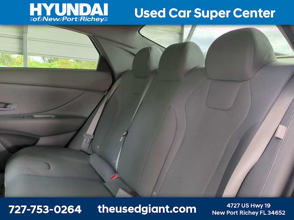 2024 Hyundai Elantra SE - Photo 13