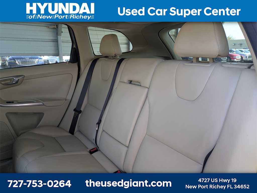 Thumbnail: 2015 Volvo XC60 - 15