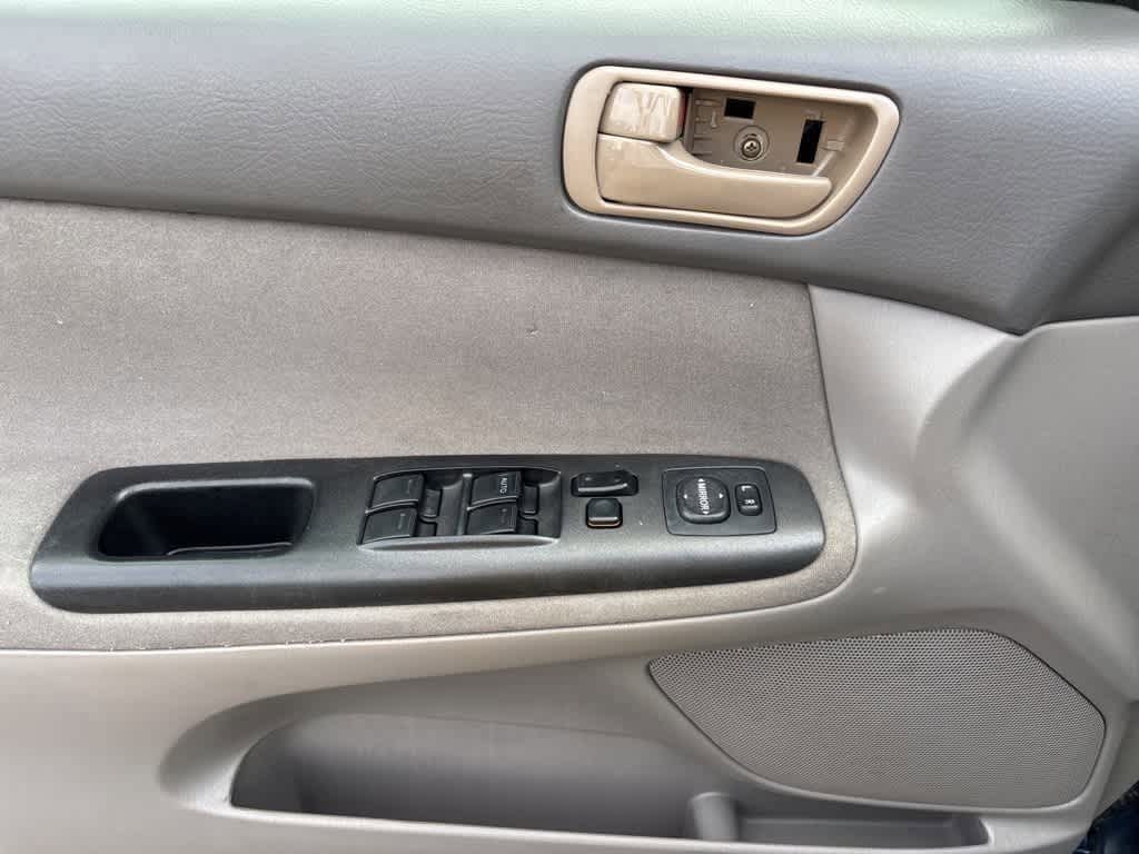 Thumbnail: 2005 Toyota Camry - 9