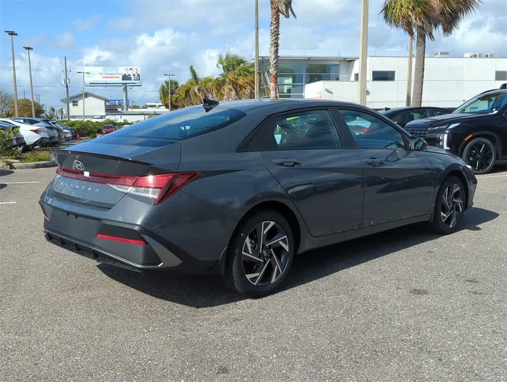 2025 Hyundai Elantra Sport 5