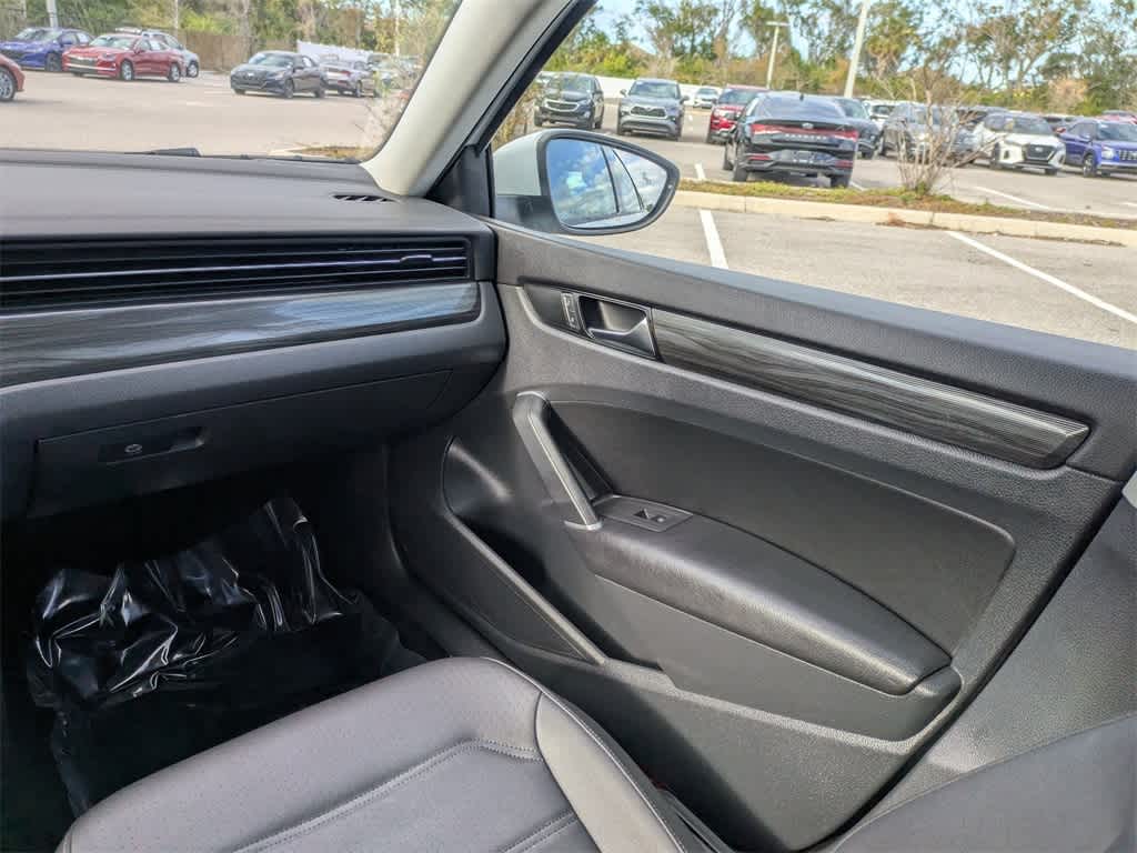 Thumbnail: 2020 Volkswagen Passat - 18